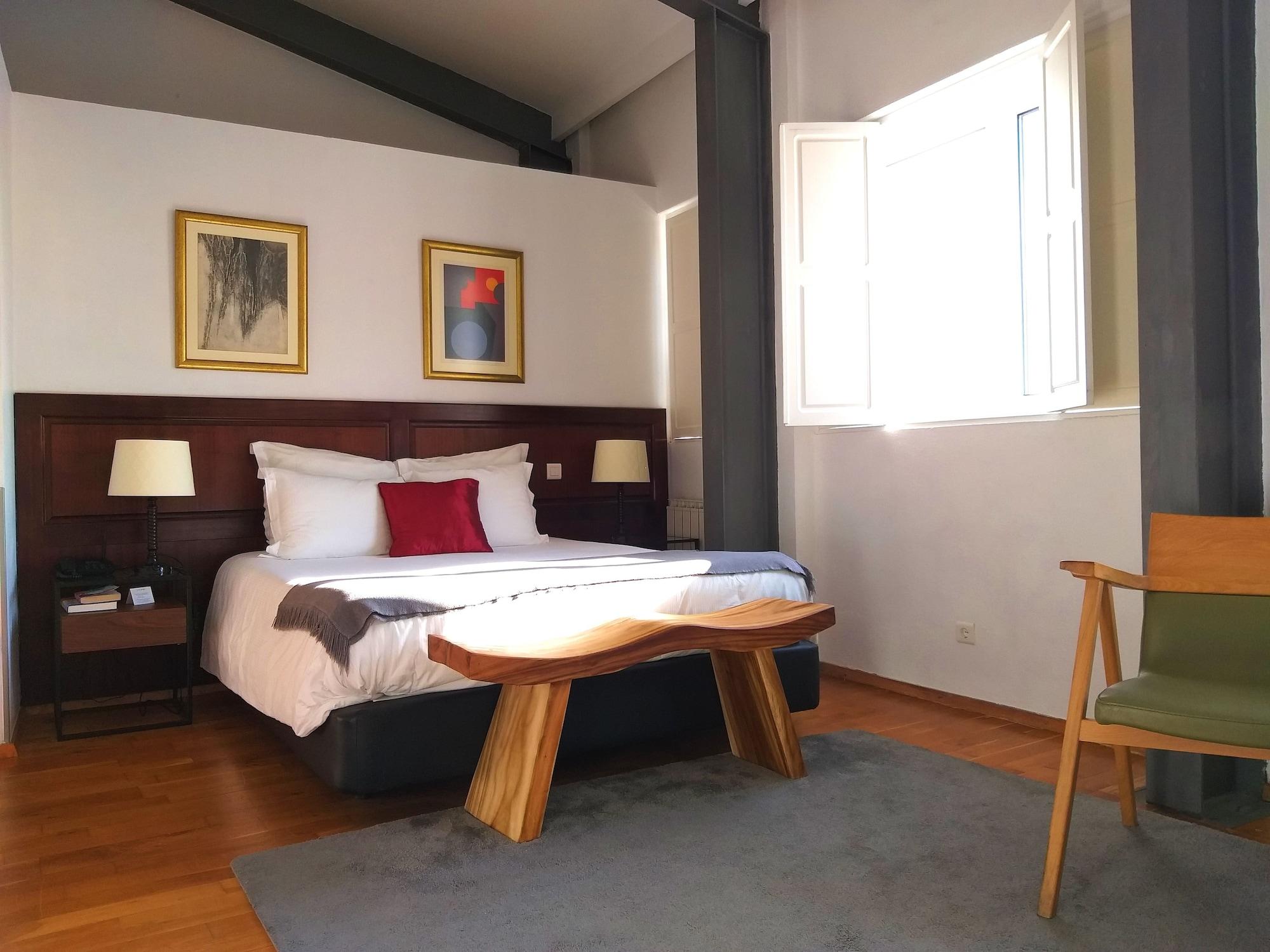 Solar Dos Mouros Hotel Lisbon Bagian luar foto