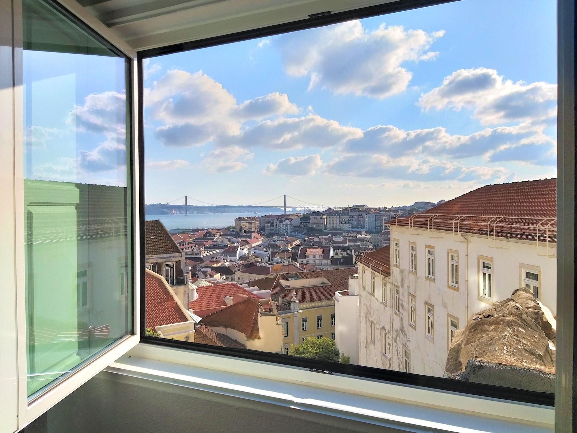 Solar Dos Mouros Hotel Lisbon Bagian luar foto
