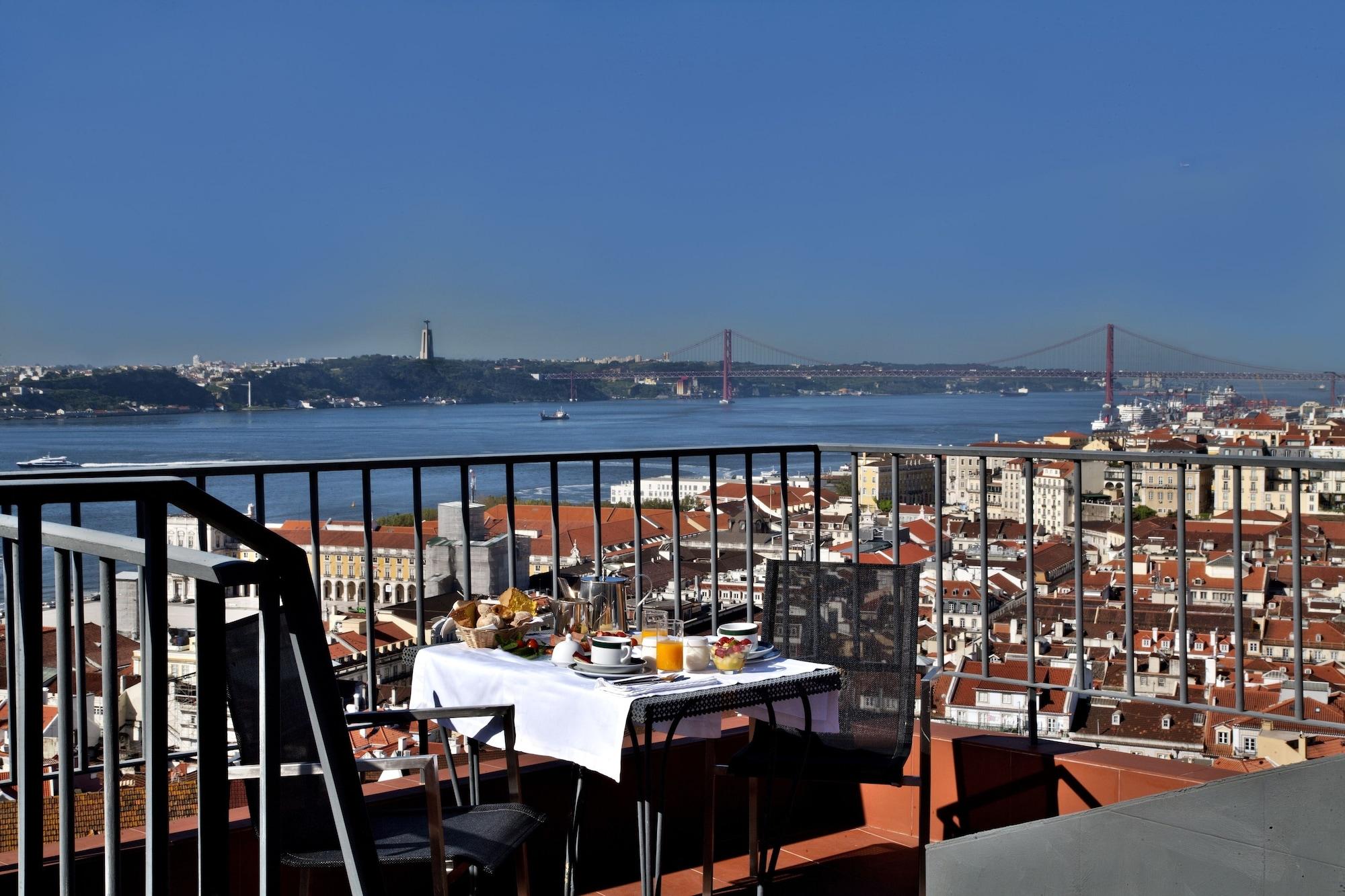 Solar Dos Mouros Hotel Lisbon Bagian luar foto