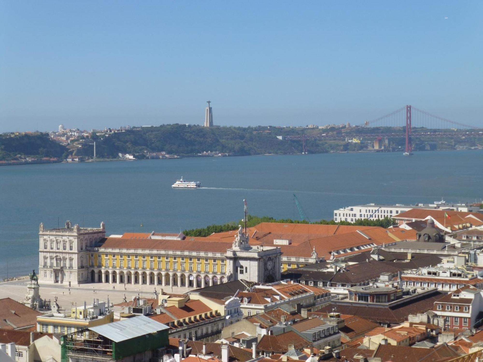Solar Dos Mouros Hotel Lisbon Bagian luar foto