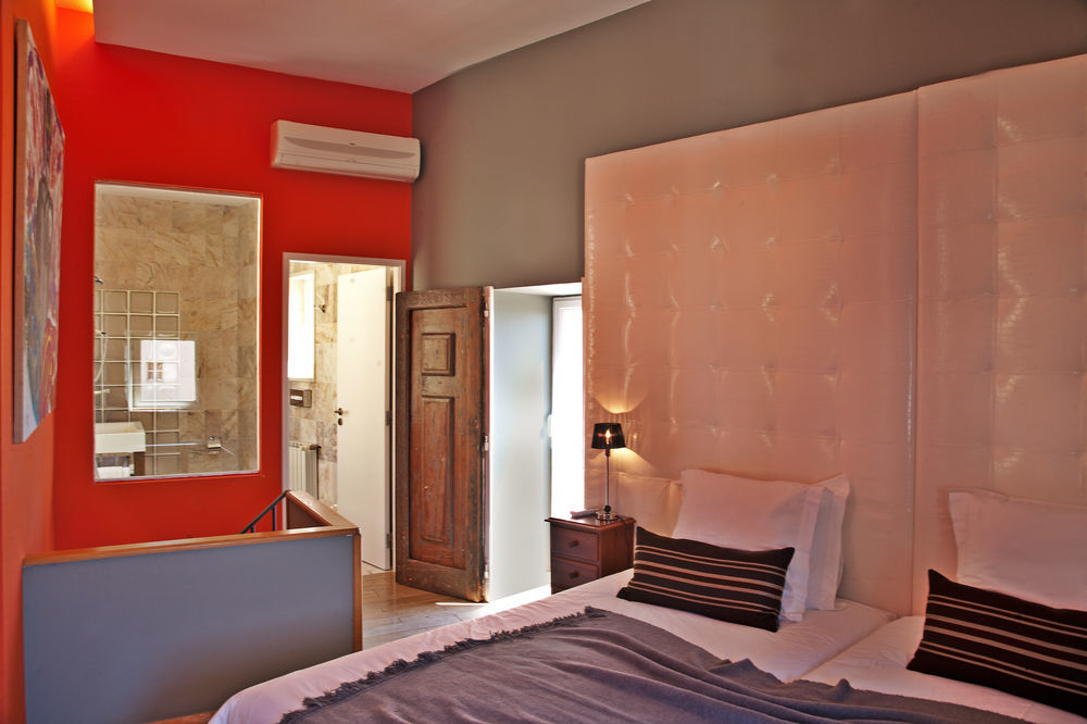 Solar Dos Mouros Hotel Lisbon Bagian luar foto