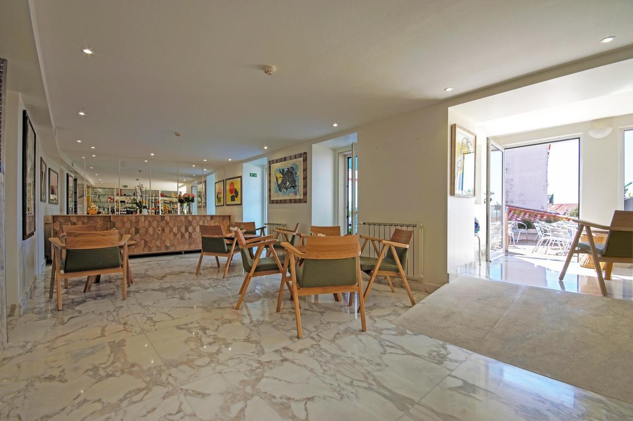 Solar Dos Mouros Hotel Lisbon Bagian luar foto