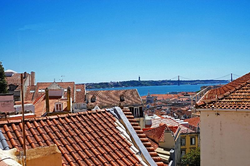 Solar Dos Mouros Hotel Lisbon Bagian luar foto