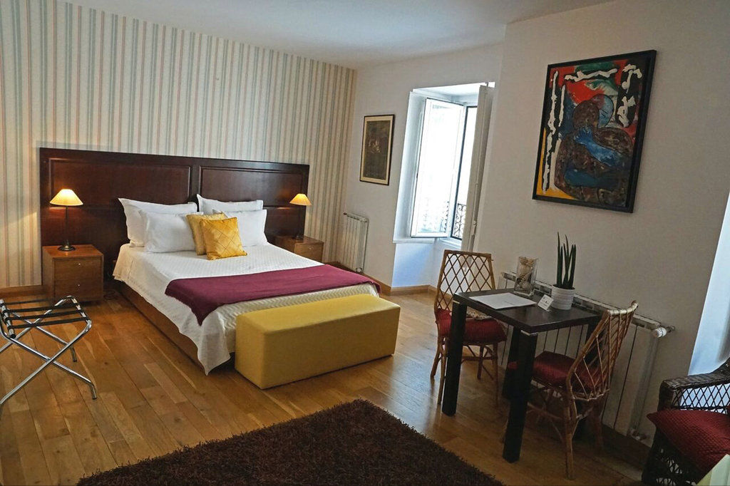 Solar Dos Mouros Hotel Lisbon Bagian luar foto